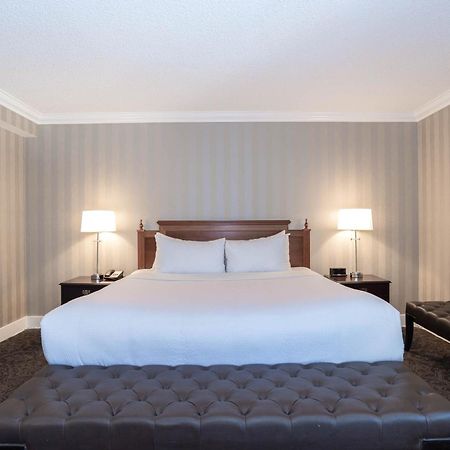 Sandman Signature Edmonton Downtown Hotel Esterno foto