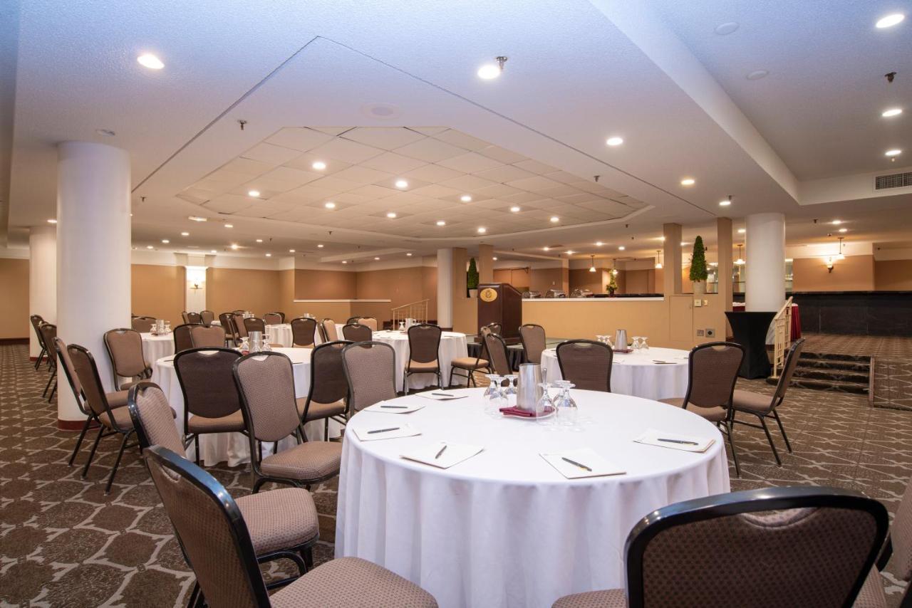 Sandman Signature Edmonton Downtown Hotel Esterno foto