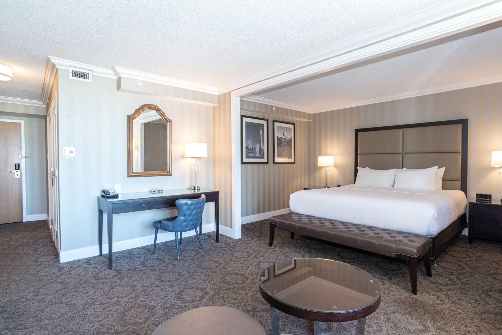 Sandman Signature Edmonton Downtown Hotel Esterno foto