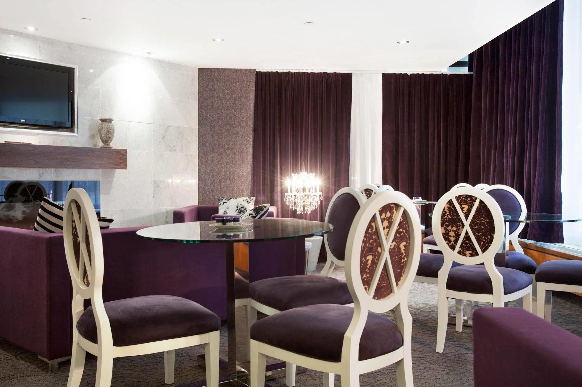 Sandman Signature Edmonton Downtown Hotel Esterno foto