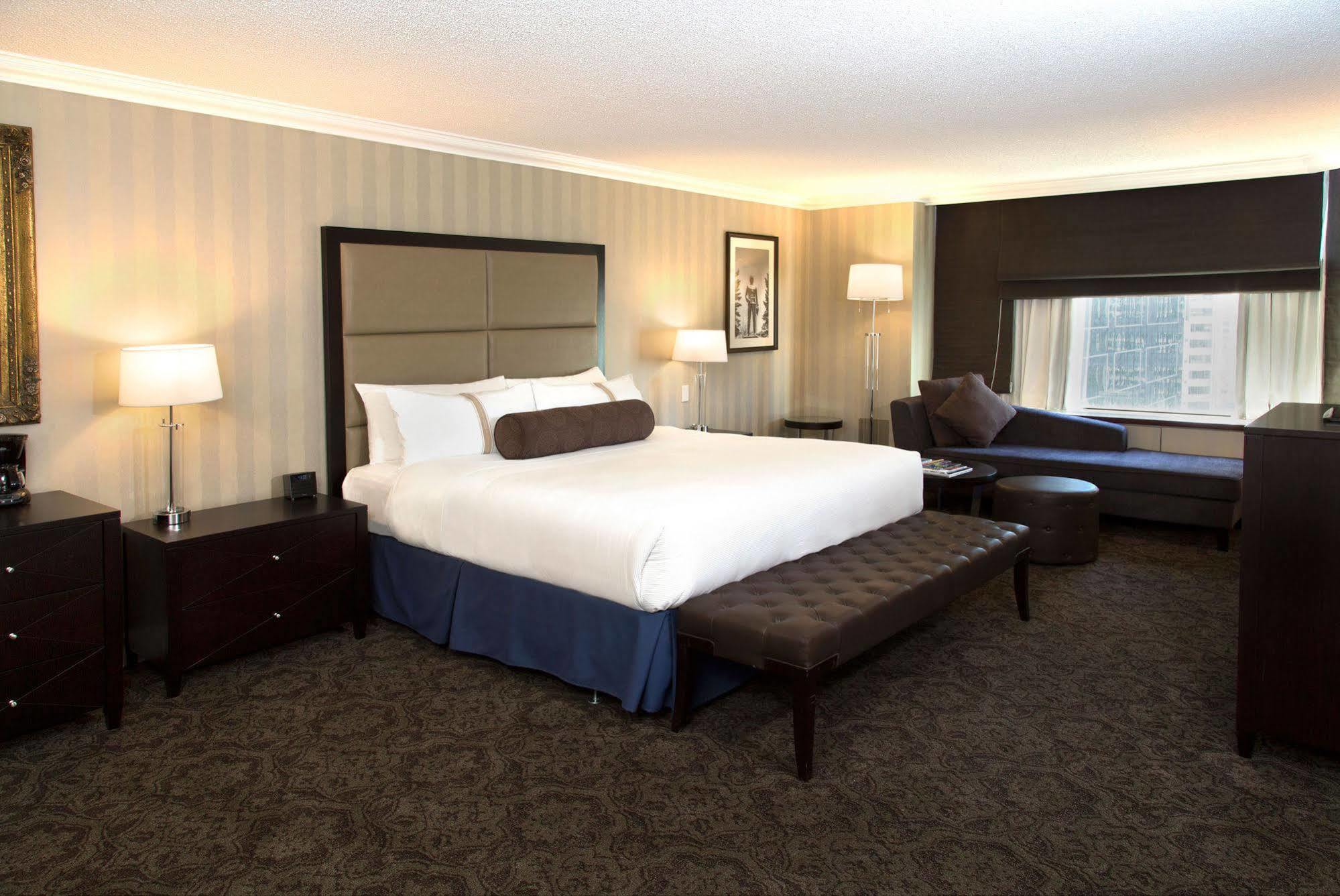 Sandman Signature Edmonton Downtown Hotel Esterno foto