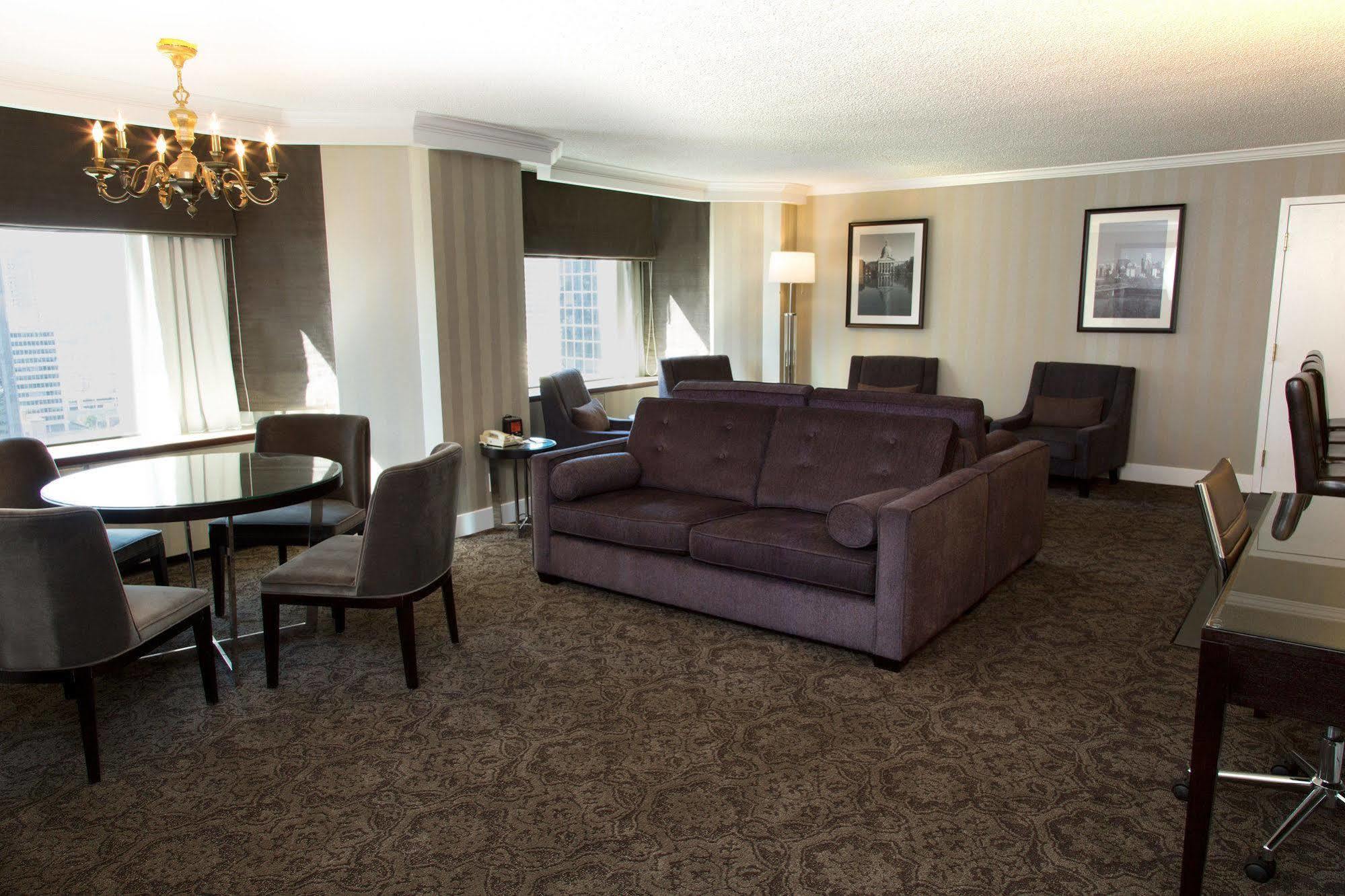 Sandman Signature Edmonton Downtown Hotel Esterno foto